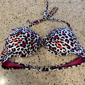 Xhilaration swim top, like new size large